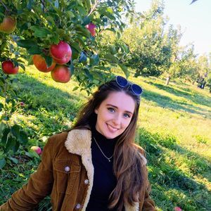 Meet your Posher, Julie